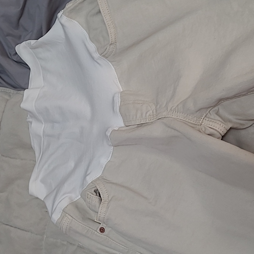 Old Navy Straight leg Maternity Khaki Pants COMFORTABLE